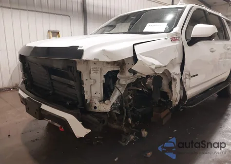 2021 Chevrolet Suburban Z71 z USA, uszkodzony, nr VIN 1GNSKDKD7MR386080